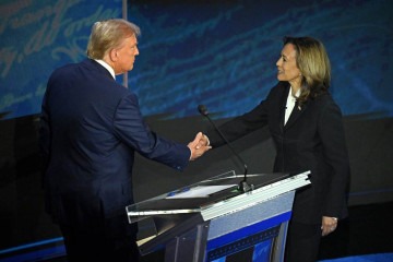 Trump e Kamala percorrem os estados eleitorais-chave no momento em que a democrata aparece com uma leve vantagem nas pesquisas de opinião -  (crédito:  AFP)