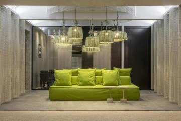 Em um ambiente de 
32 m², estética, funcionalidade, ergonomia e sustentabilidade se equilibram