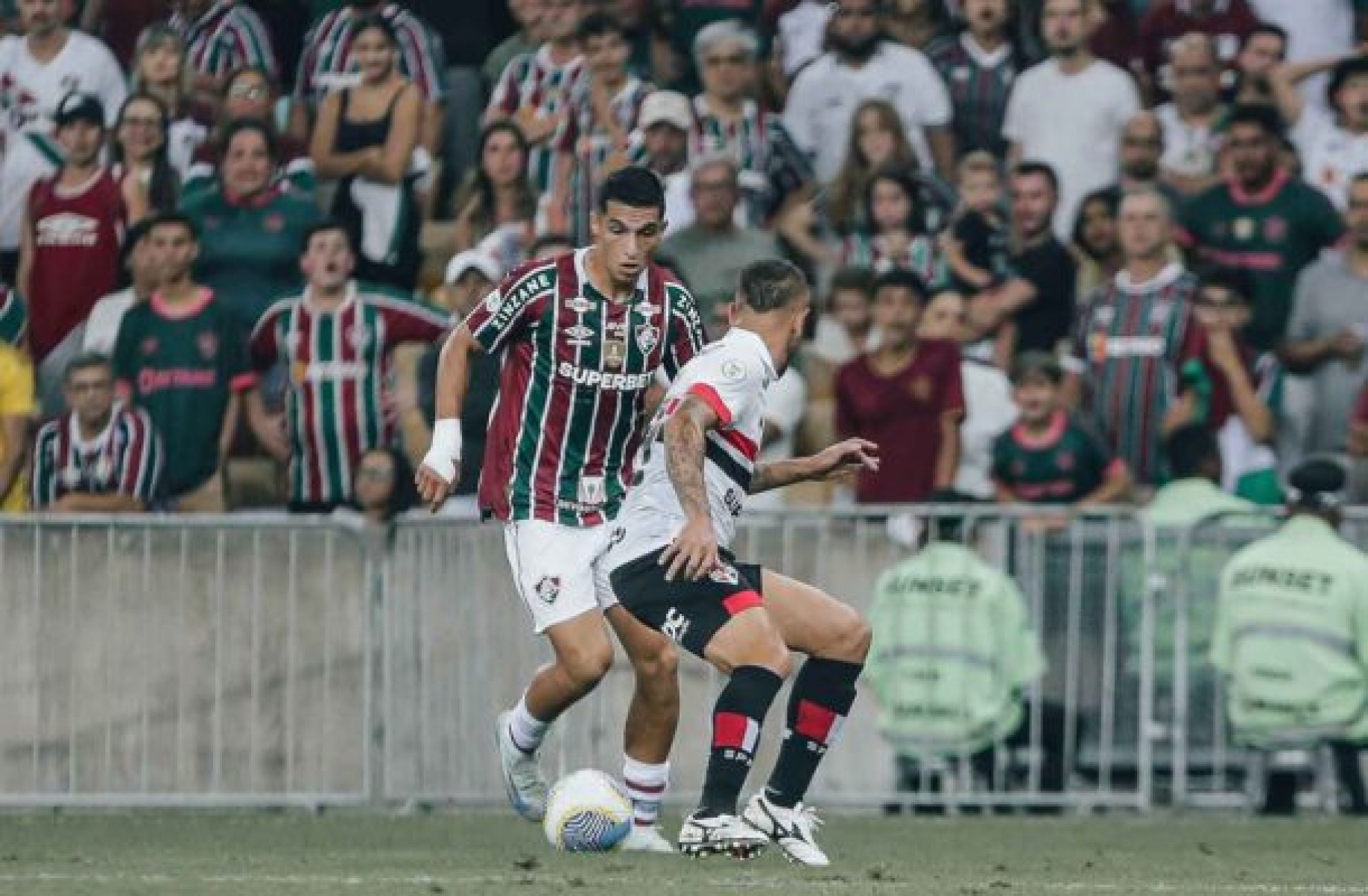  Rio de Janeiro, Brasil - 01/09/2024 - Est..dio Maracan.. -   .Fluminense enfrenta o S..o Paulo esta noite no Maracan.. pela 25.. rodada do Campeonato Brasileiro 2024..FOTO: LUCAS MER..ON / FLUMINENSE F.C....IMPORTANTE: Imagem destinada a uso institucional e divulga....o, seu.uso comercial est.. vetado incondicionalmente por seu autor e o.Fluminense Football Club... obrigat..rio mencionar o nome do autor ou.usar a imagem....IMPORTANT: Image intended for institutional use and distribution..Commercial use is prohibited unconditionally by its author and.Fluminense Football Club. It is mandatory to mention the name of the.author or use the image....IMPORTANTE: Im..gen para uso solamente institucional y distribuici..n. El.uso comercial es prohibido por su autor y por el Fluminense FootballClub. ...s mandat..rio mencionar el nombre del autor ao usar el im..gen.
     -  (crédito:  Lucas Mercon)