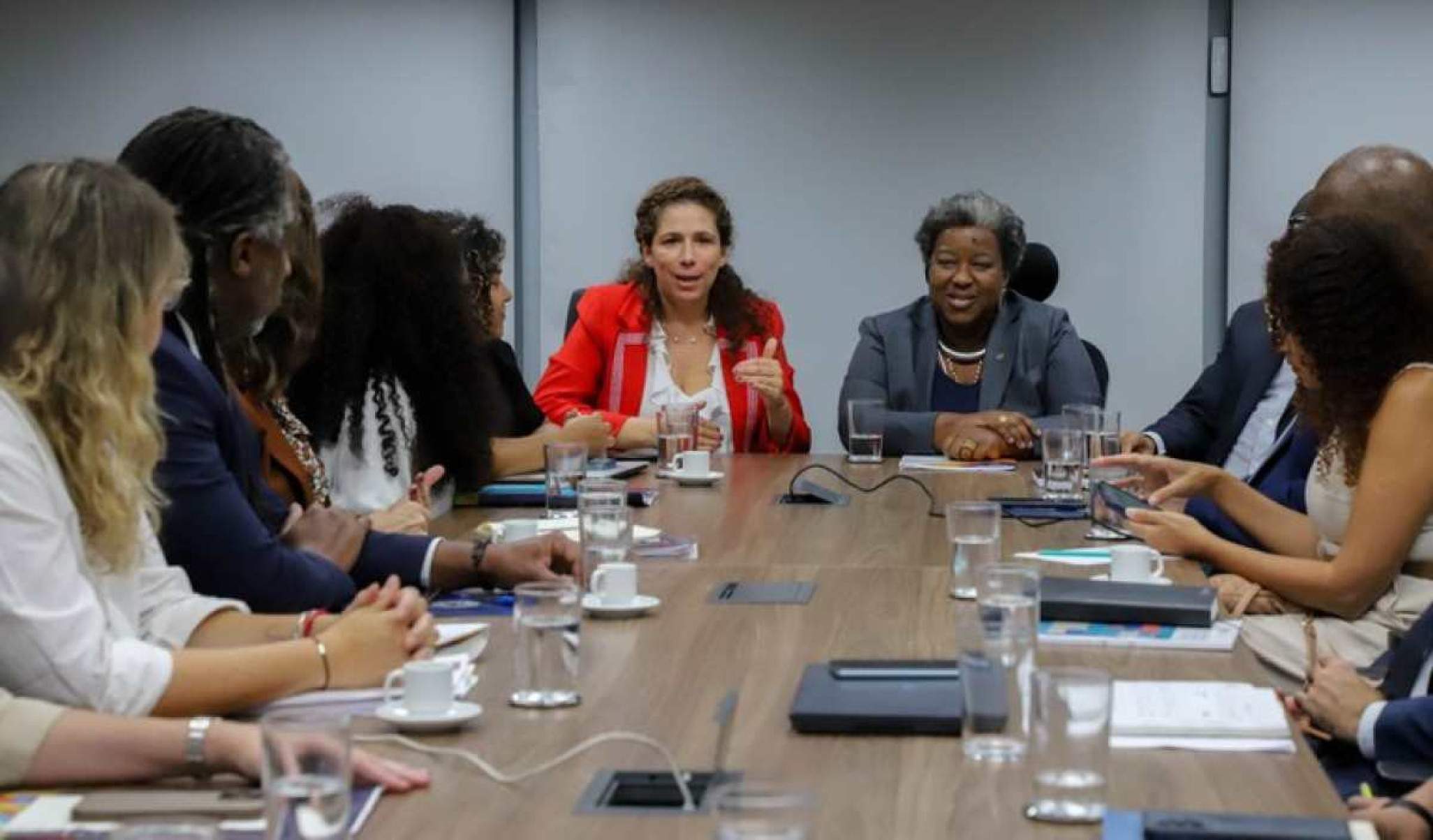 Esther Dweck e Macaé Evaristo realizam primeira reunião em ministério