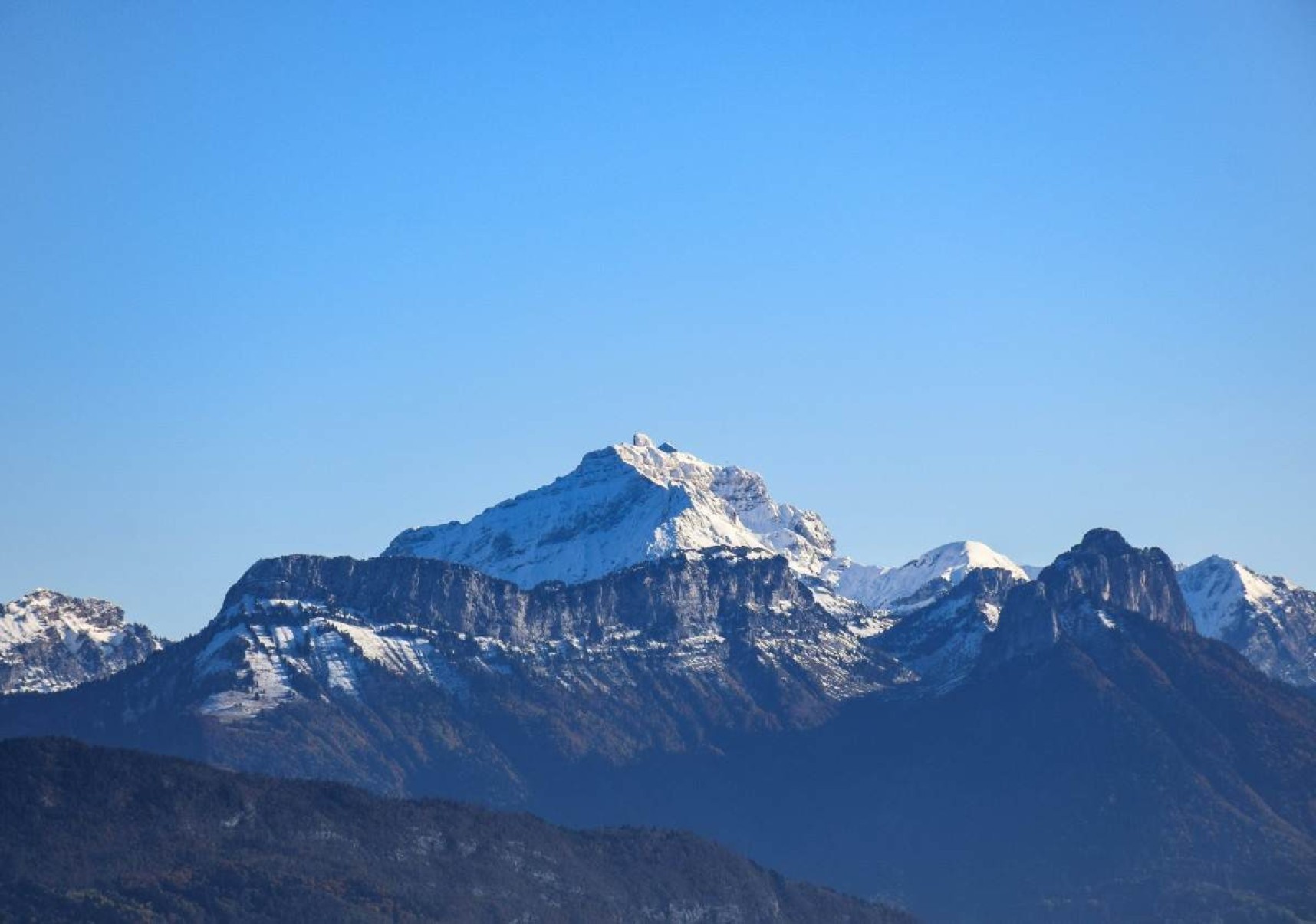 Quatro alpinistas são encontrados mortos em pico nos Alpes