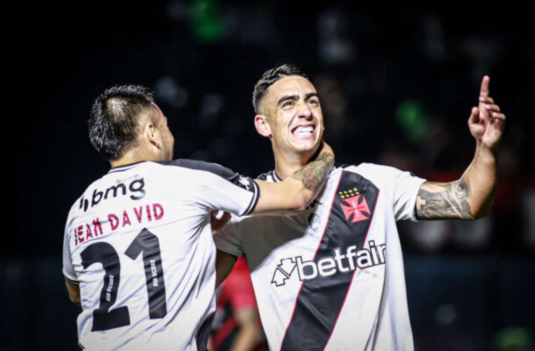 Jean David e Puma participaram de gol do Vasco no jogo da ida contra o CAP -  (crédito: Foto: Matheus Lima/Vasco)