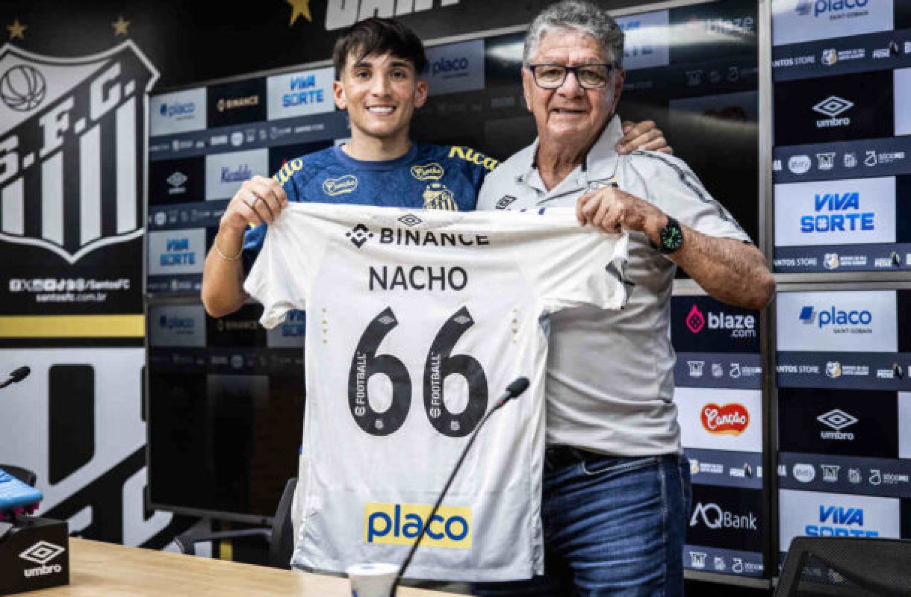 Laquintana vai usar a camisa 66 no Santos - (crédito: Foto: Raul Baretta/ Santos FC.) Laquintana vai usar a camisa 66 no Santos - (crédito: Foto: Raul Baretta/ Santos FC.)