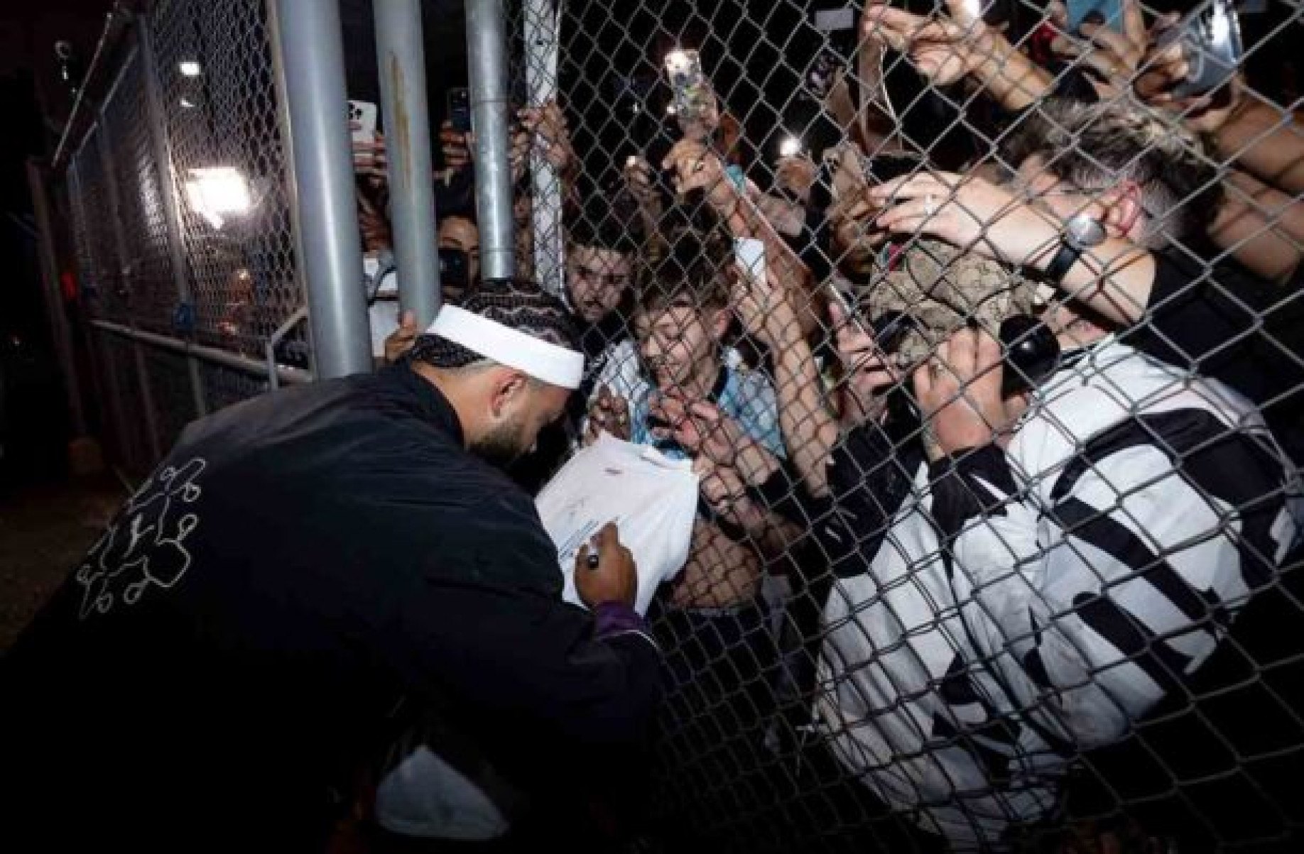 Torcida do Corinthians recepciona Depay em sua chegada a São Paulo -  (crédito: Foto: Rodrigo Coca/Agência Corinthians)