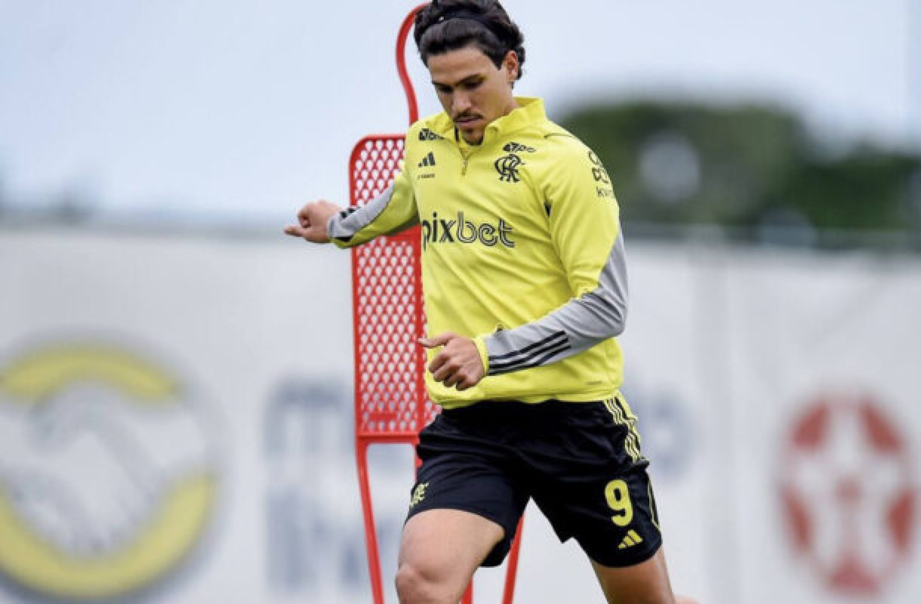 Pedro em treino do Flamengo antes da convocação para Seleção -  (crédito: Foto: Marcelo Cortes /CRF)