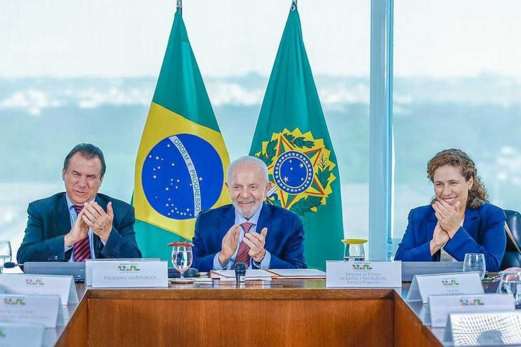 Lula assina decreto com melhorias nos direitos trabalhistas para terceirizados