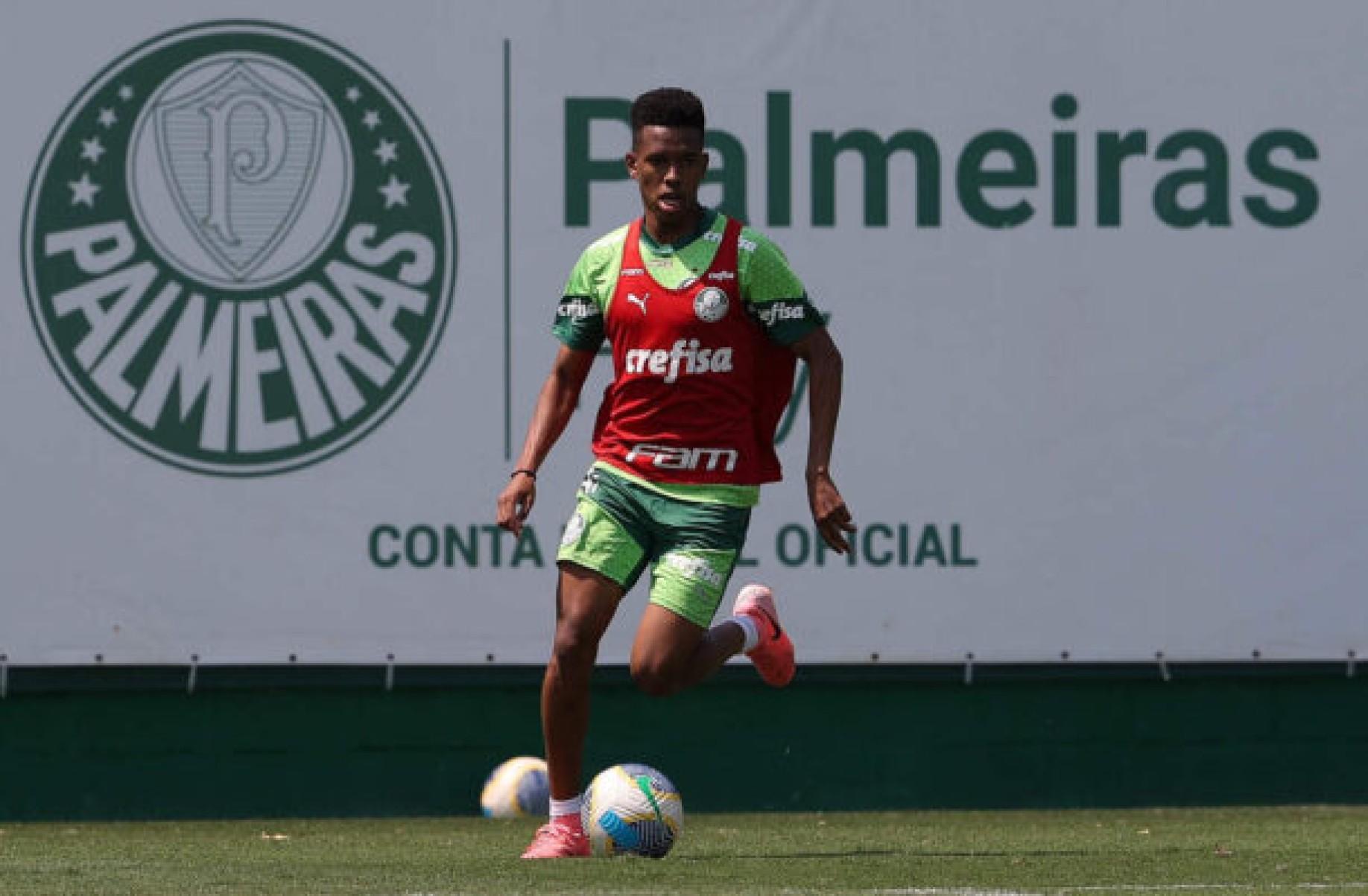 Gustavo Gómez em treino pelo Palmeiras -  (crédito: Cesar Greco/Palmeiras)