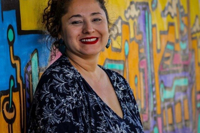 Tatiana Reis ensina fotografia para jovens de Ceilândia há mais de uma década, com foco nos avanços tecnológicos