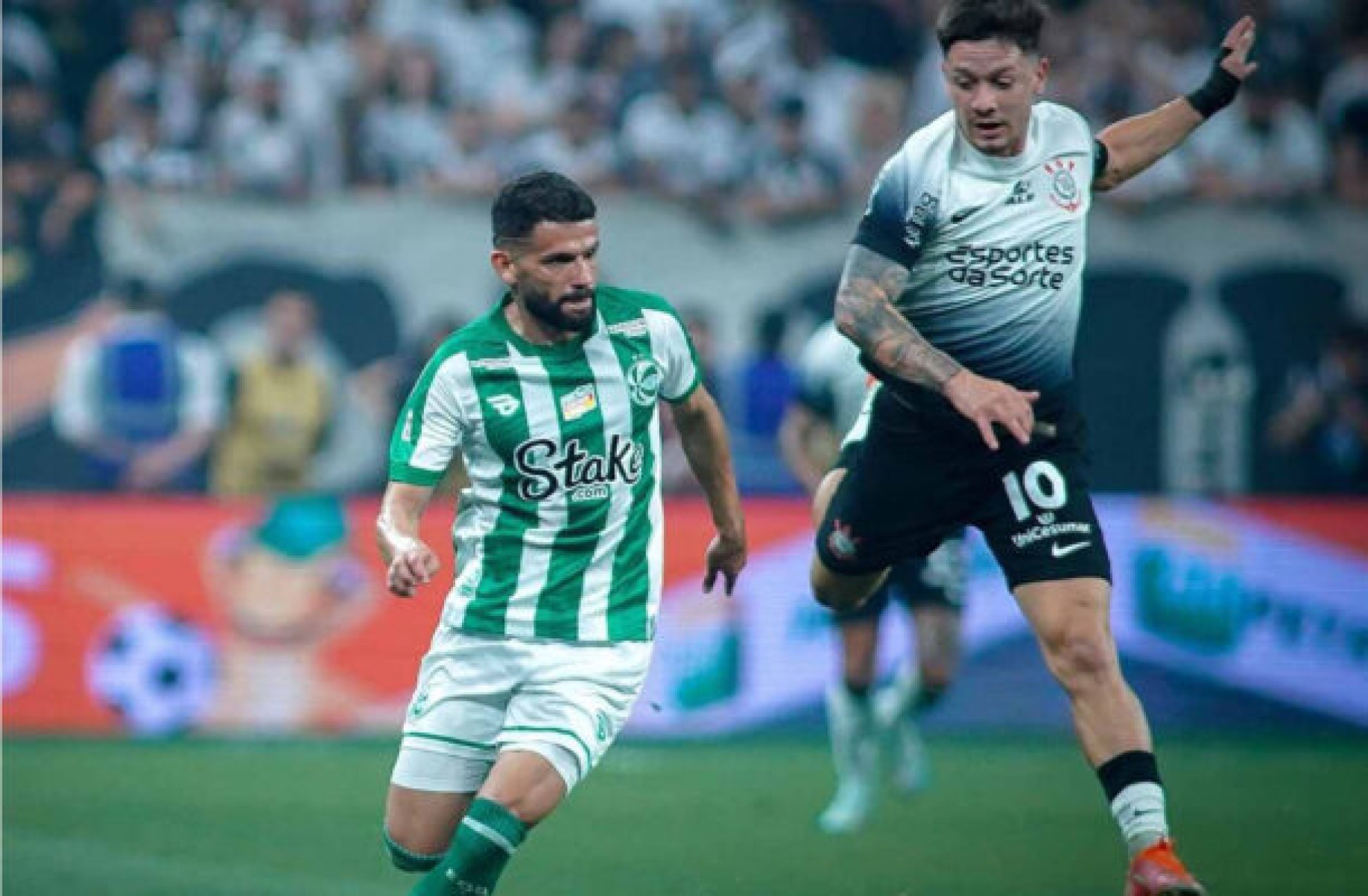 CBF divulga áudios do VAR de lances polêmicos em vitória do Corinthians