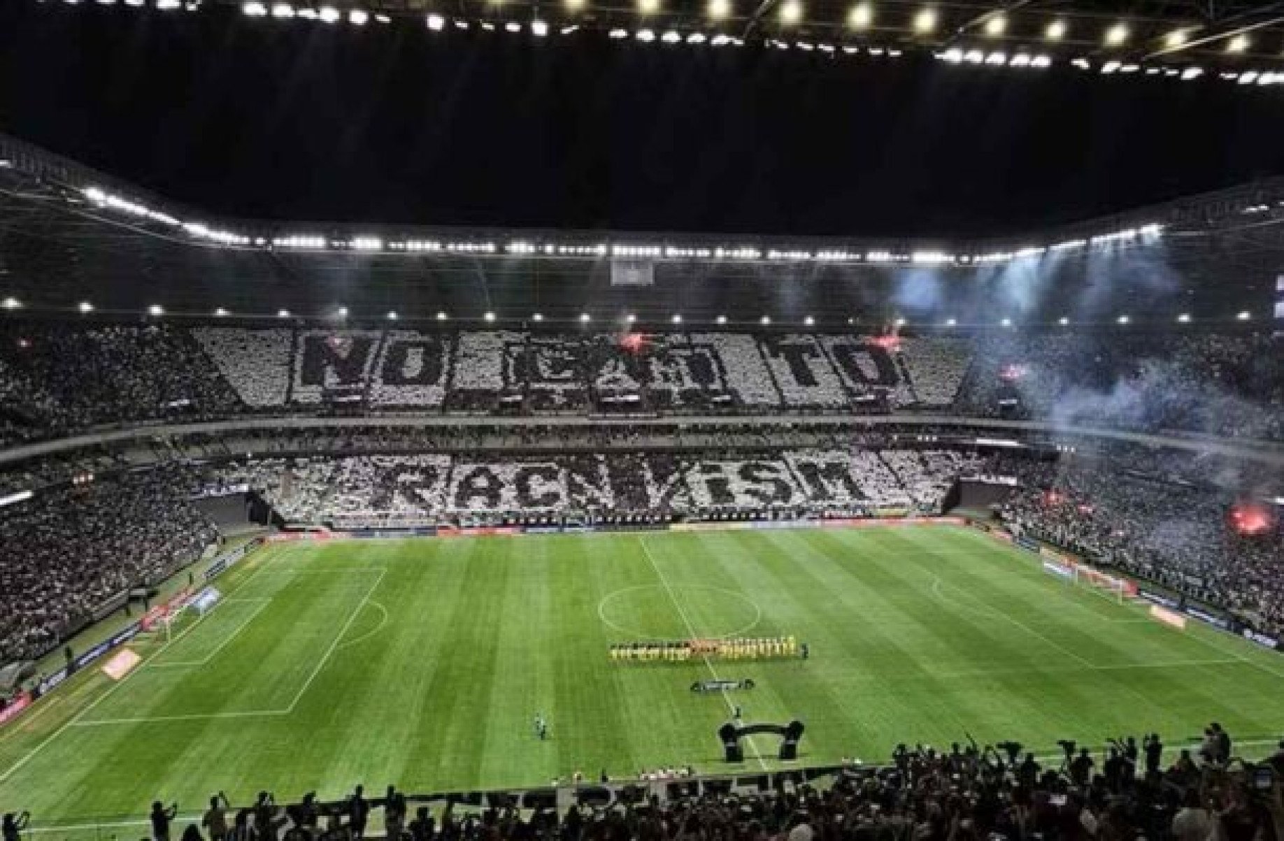 Artista prepara mosaico para o jogo desta noite  na Arena MRV -  (crédito: Foto: Divulgação / Atlético)