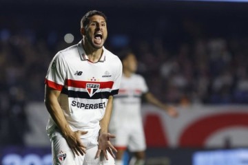 Calleri em ação contra o Atlético-MG  -  (crédito: Foto: Rubens Chiri/Saopaulofc.net)