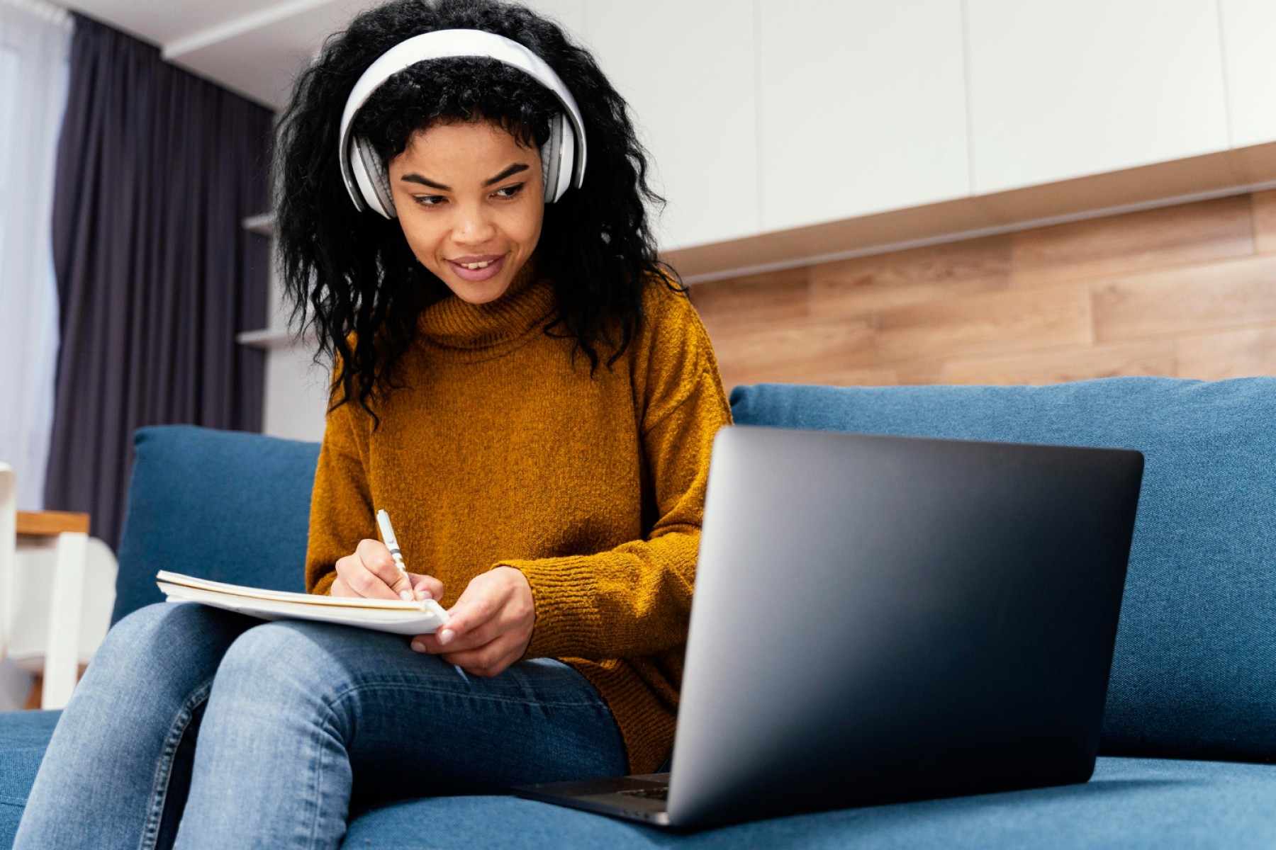 Faculdade Focus oferece vagas em cursos EaD a valor social
 -  (crédito: DINO)