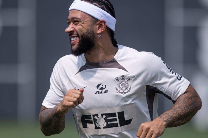 Memphis Depay treina pela primeira vez com o Corinthians no CT Joaquim Grava, em São Paulo -  (crédito: Rodrigo Coca/Ag. Corinthians)