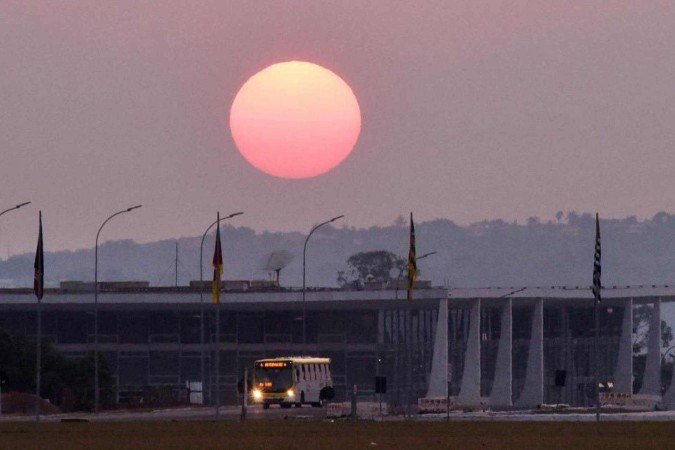 Bom dia, Brasília! Prepare o protetor solar, pois o dia será quente - (crédito: Ed Alves/CB) Bom dia, Brasília! Prepare o protetor solar, pois o dia será quente - (crédito: Ed Alves/CB)