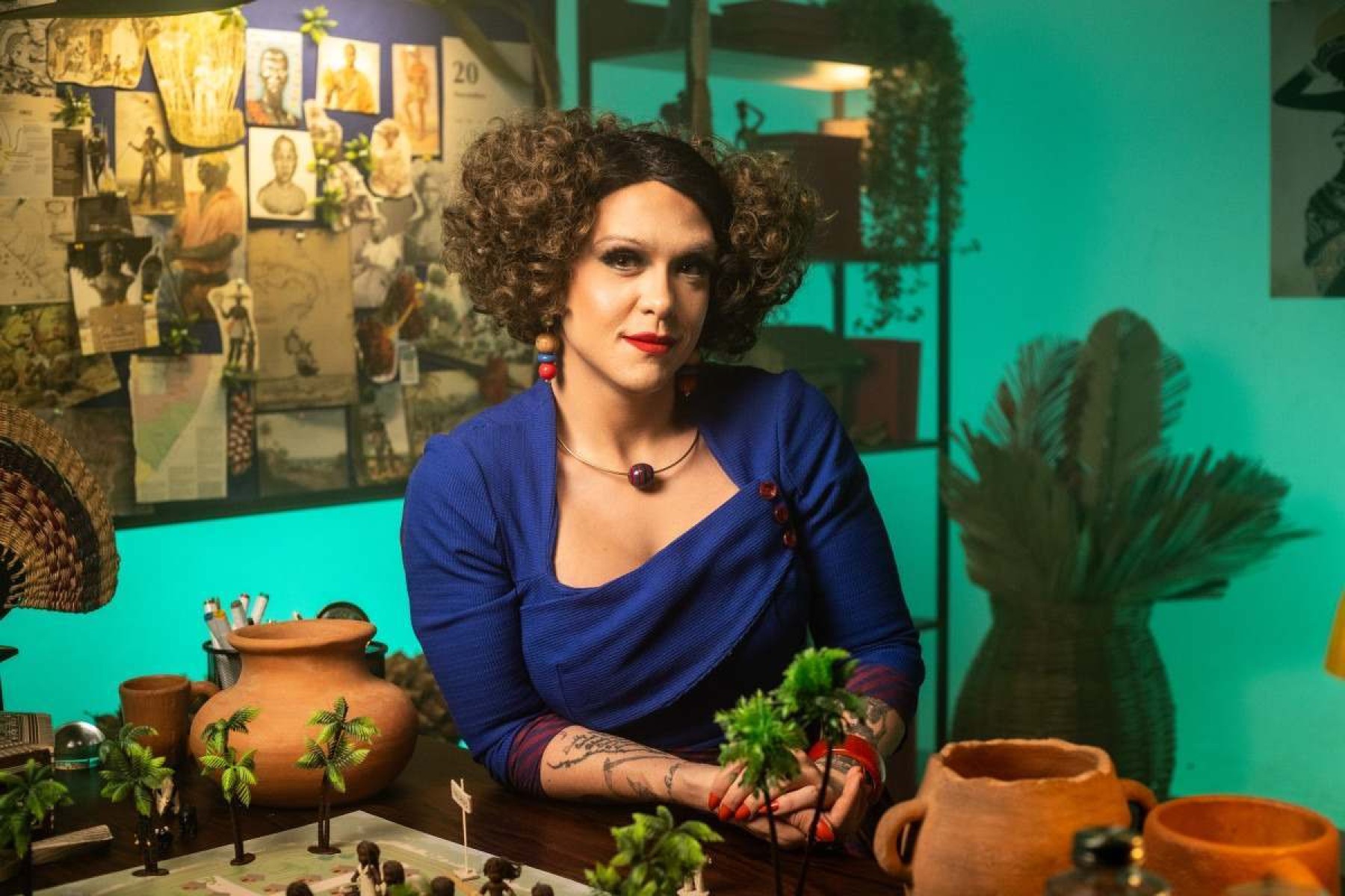 Rita von Hunty grava em Brasília série sobre a história do Brasil