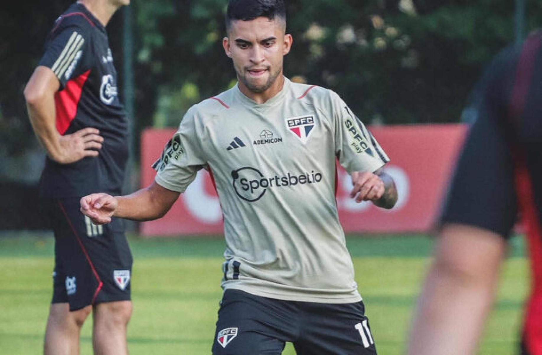 Nestor se machucou no fim da partida contra o Atlético -  (crédito: Foto: Divulgação/São Paulo FC)