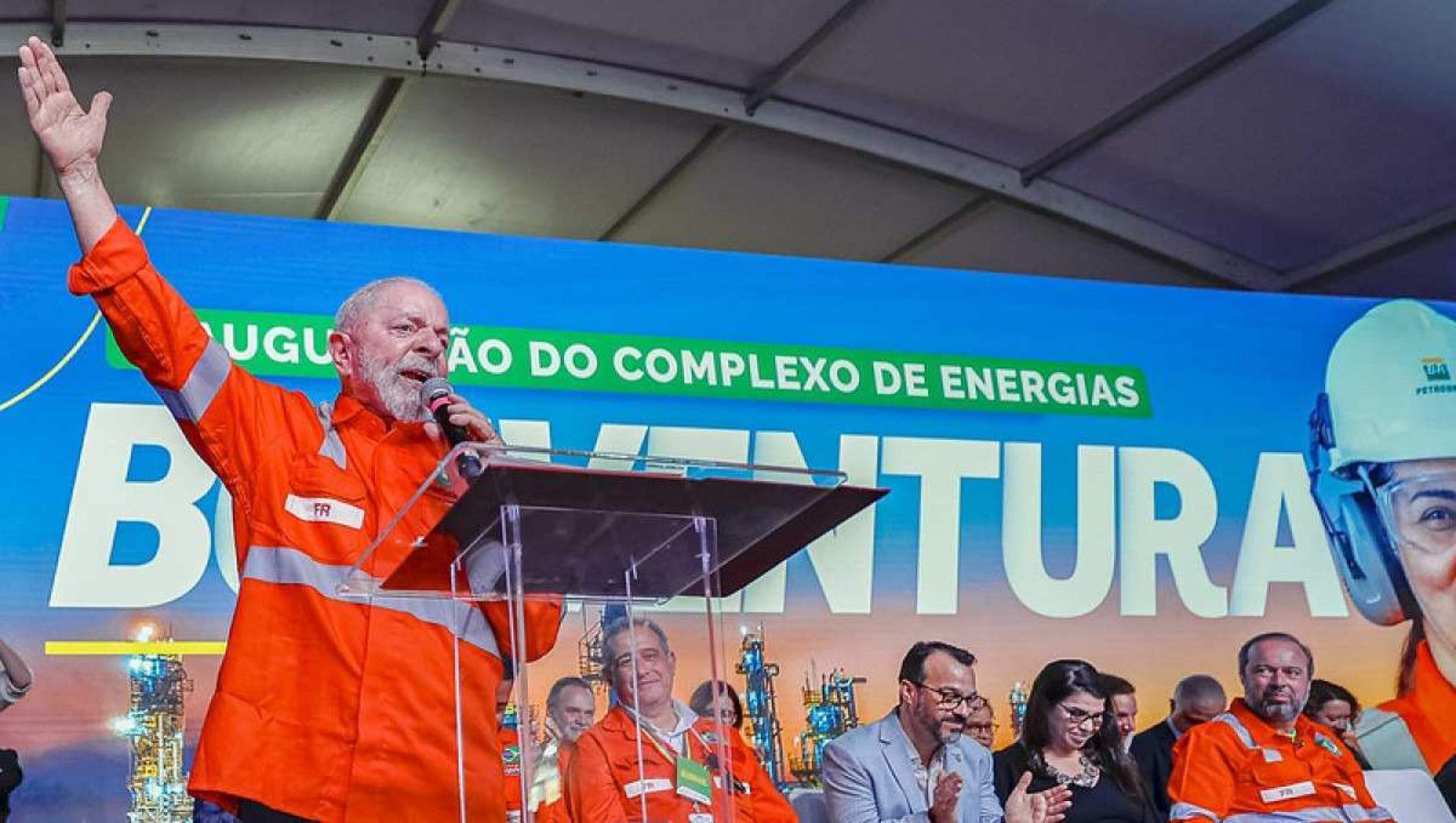 No RJ, Lula critica Lava-Jato ao inaugurar obra da Petrobras alvo da operação