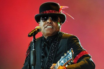 Tito Jackson se apresenta durante o show 