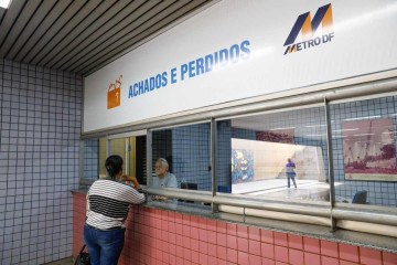 Posto Central de Objetos Achados e Perdidos guarda cerca de 4 mil objetos -  (crédito: Divulgação: Agência Brasília)