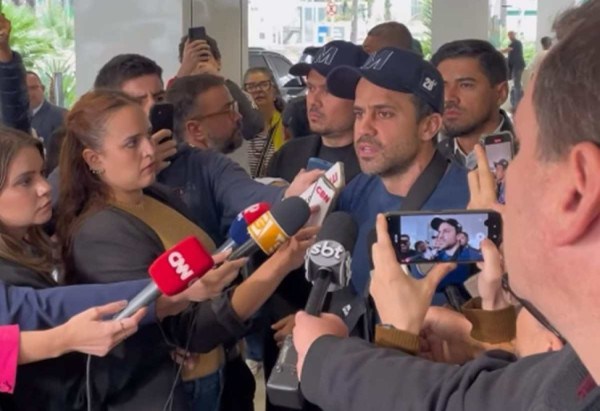 Marçal faz breve coletiva de imprensa após receber alta hospitalar  -  (crédito: Reprodução/Instagram/@pablomarcalporsp)