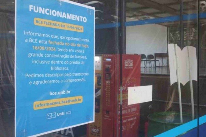Biblioteca da UnB é fechada após "grande concentração de fumaça" causada por incêndios florestais - (crédito: Marcelo Ferreira/CB/D.A.Press) Biblioteca da UnB é fechada após "grande concentração de fumaça" causada por incêndios florestais - (crédito: Marcelo Ferreira/CB/D.A.Press)