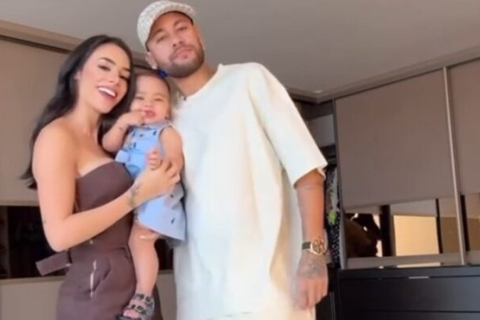 Registo do momento fofura entre Neymar e a filha Mavie -  (crédito: Foto: Reprodução / Instagram @neymarjr)