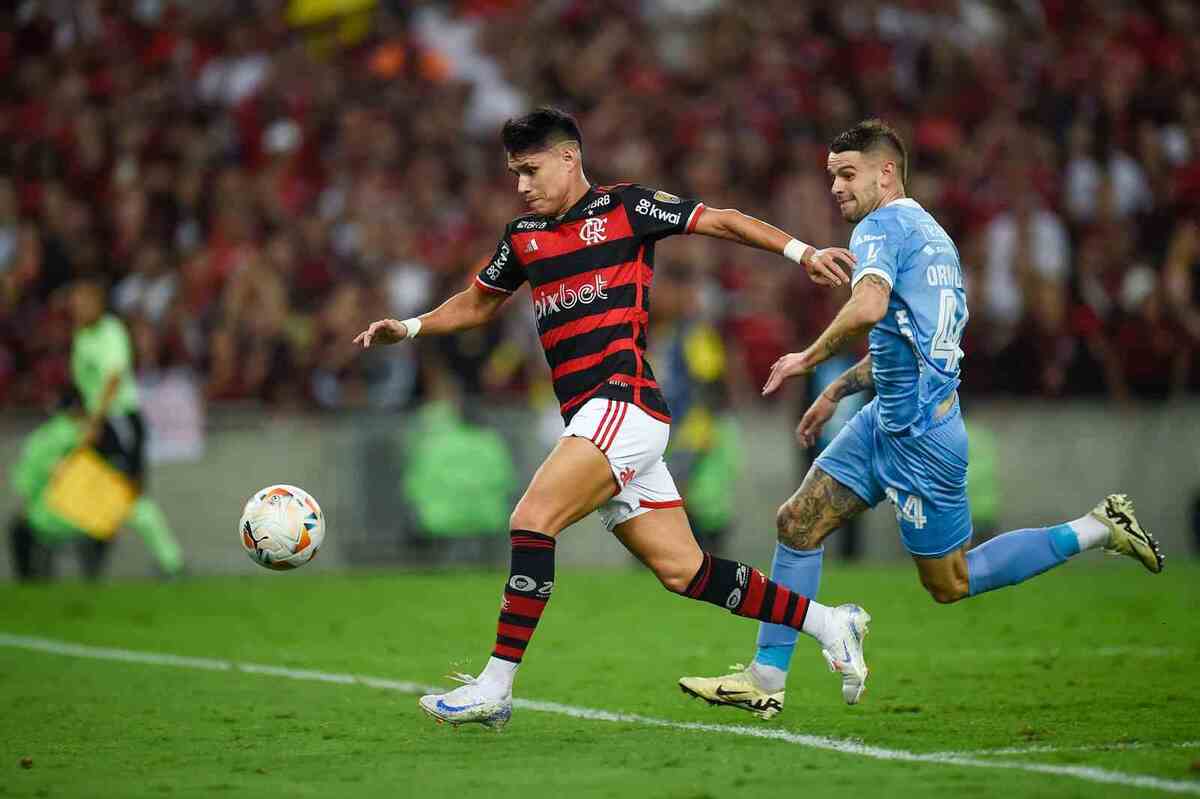 Luiz Araújo desfalca o Flamengo por no mínimo dois meses. -  (crédito: Marcelo Cortes/ CRF)