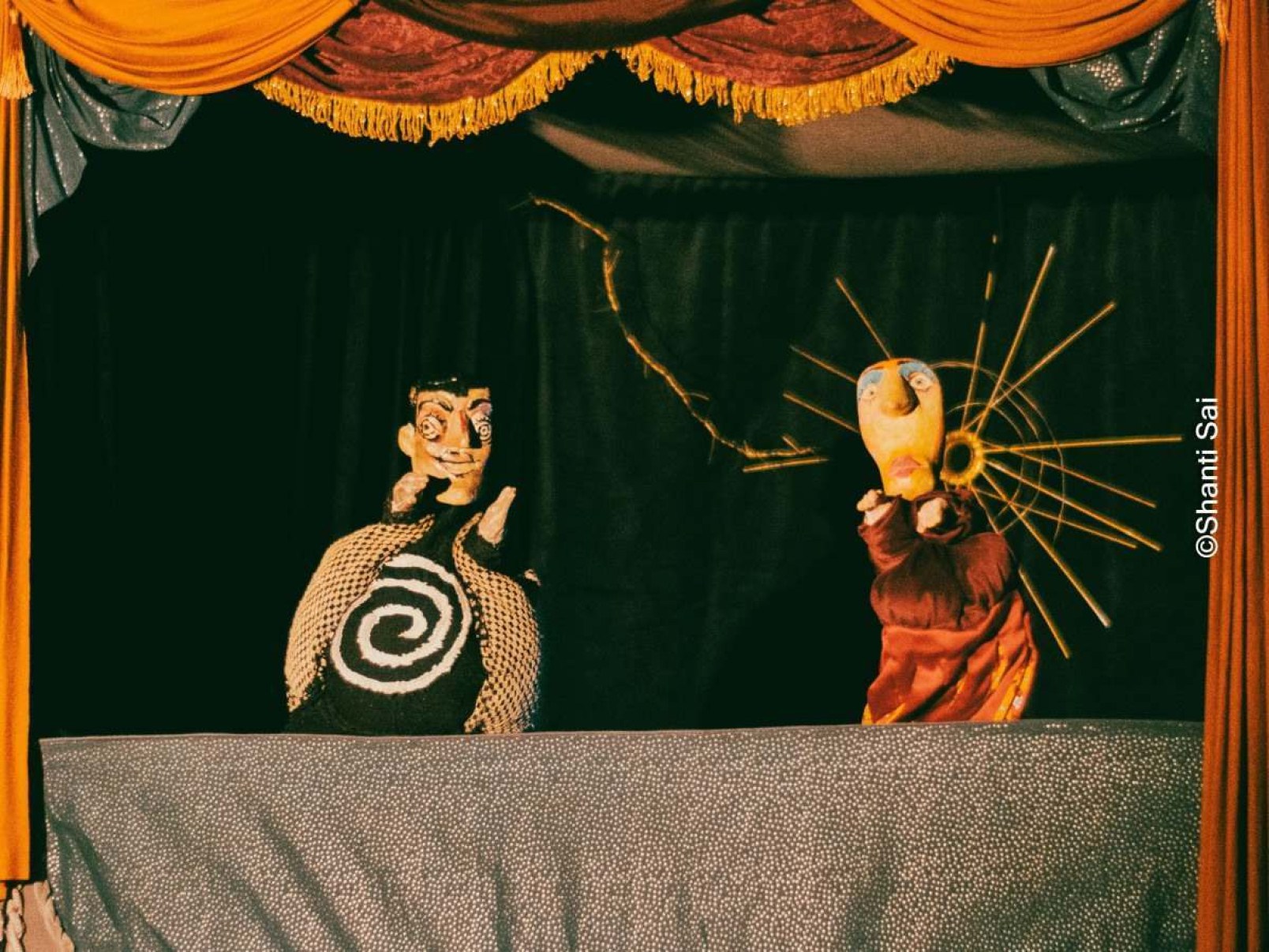 Espetáculo com teatro de bonecos circula o DF até o final do mês