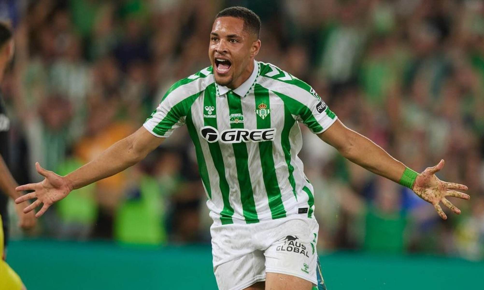 Vitor Roque cita inspiração em ex-atacante do Atlético ao ser apresentado no Betis -  (crédito: No Ataque Internacional)