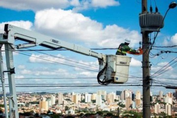 Alguns pontos do Paranoá terão a rede elétrica momentaneamente suspensa -  (crédito: Divulgação/Neoenergia)