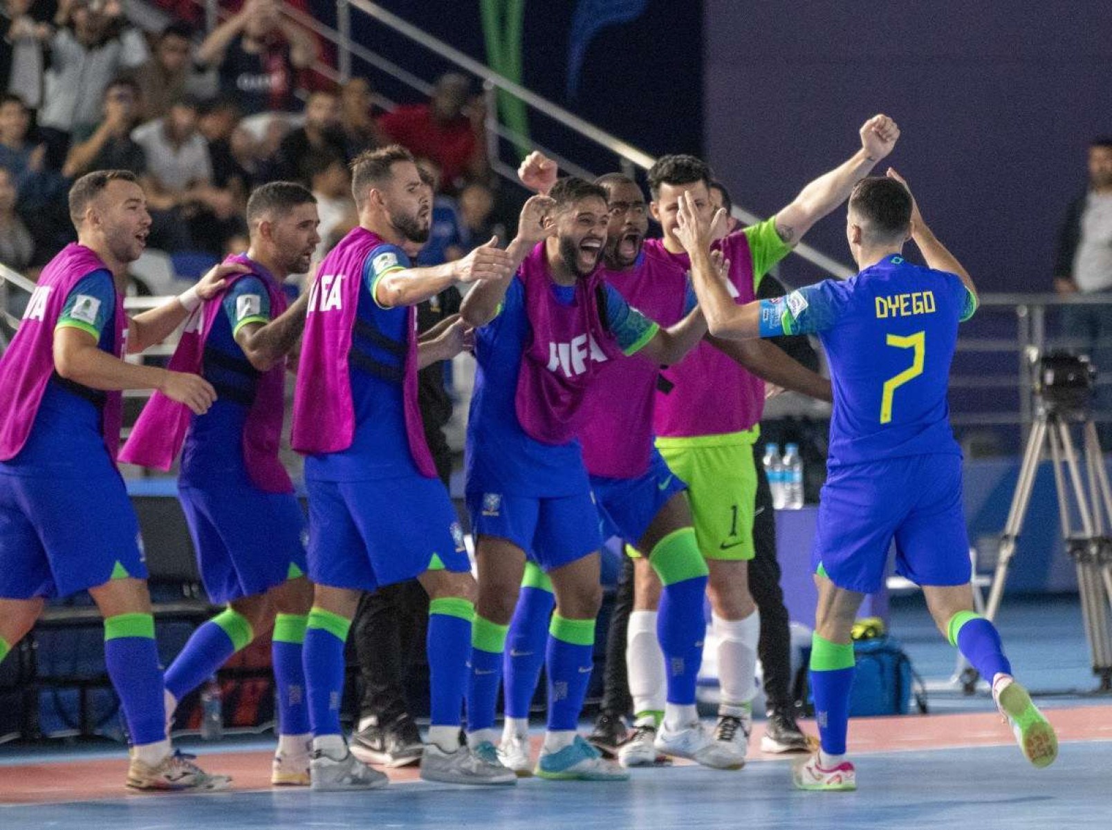 Copa do Mundo de Futsal: Brasil vence a Cróacia por 8 x 1 e se classifica