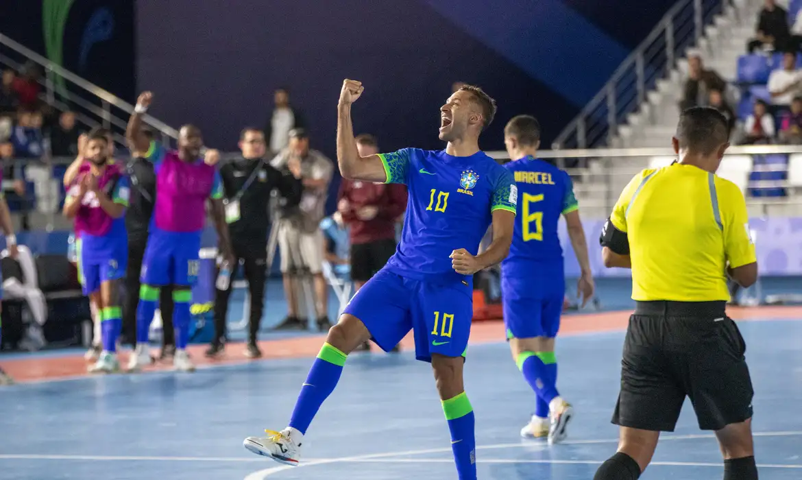 Brasil se classifica para oitavas da Copa do Mundo de futsal -  (crédito: EBC)