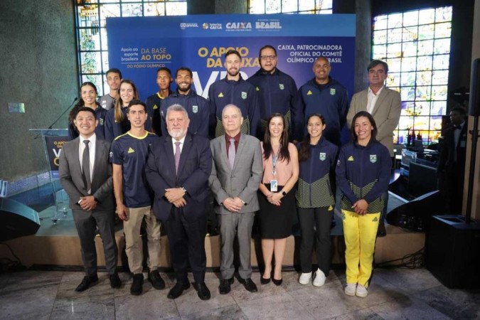 Acordo entre Caixa e COB foi selado diante da presença de atletas olímpicos, como o brasiliense Caio Bonfim -  (crédito: Caixa/Divulgação)