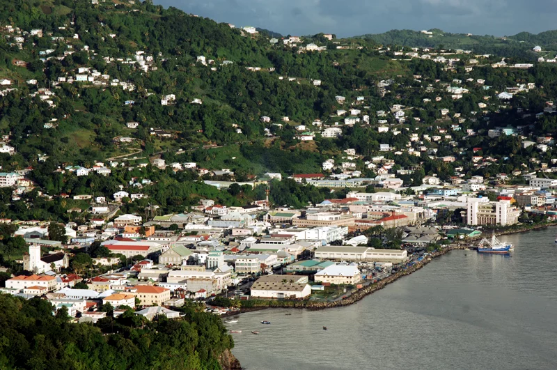 No dia 16 de setembro de 1980, São  Vicente e Granadinas tornou-se membro da Organização das Nações Unidas. Independente da Grçã-Bretanha desde 1979, o país faz parte do Commonwealth, organização de países soberanos que têm vínculos com o Reino Unido.
 -  (crédito: Reprodução)