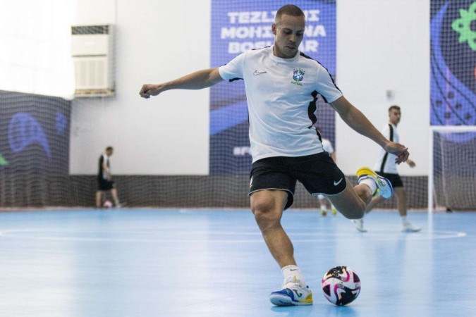 Ferrão, nesta quinta (18), durante treinamento de preparação para o embate contra a Tailândia, às 9h30 desta sexta-feira (20) -  (crédito: Leto Ribas/CBF)