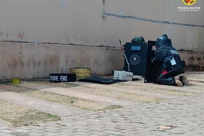 Explosão de bomba caseira mata uma pessoa na Cidade Ocidental  -  (crédito: PMDF)