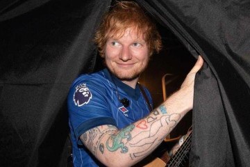 Ed Sheeran é flagrado no Maracanã assistindo Fluminense na Libertadores