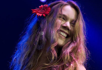 Depois de se apresentar no festival The Town, em setembro de 2023, a cantora britânica Joss Stone é atração em 19 de setembro no Palco Mundo do Rock in Rio, a partir das 19h.  -  (crédito: wikimedia commons Benoît Derrier)