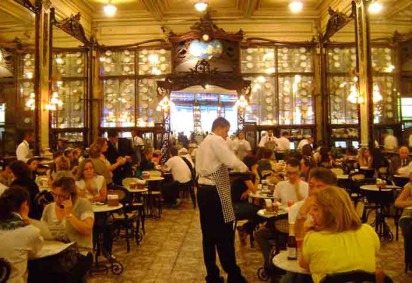 A Confeitaria Colombo, no Rio de Janeiro, aparece com destaque em uma lista dos estabelecimentos pelo mundo que oferecem as sobremesas mais saborosas.  -  (crédito: Flickr/Ronaldo Miranda)