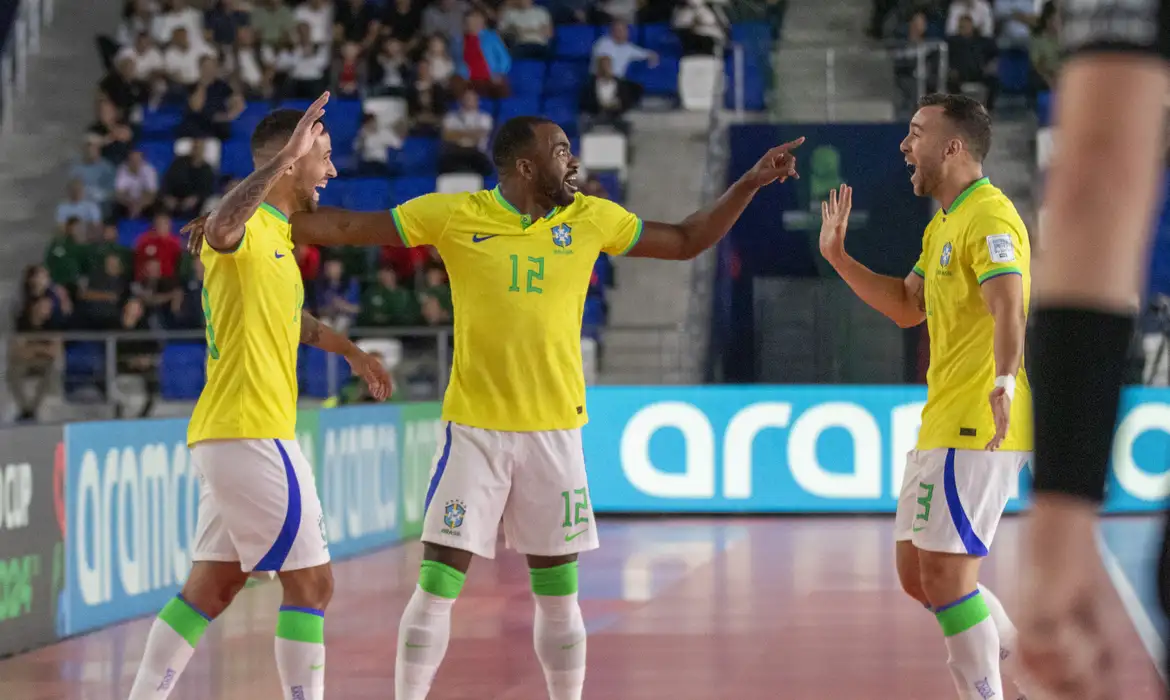 Futsal: Brasil fecha 1ª fase da Copa do Mundo com aproveitamento 100% -  (crédito: EBC)