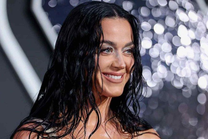 Katy Perry com seus prêmios no MTV Video Music Awards de 2024, no último dia 11 -  (crédito: Reuters)