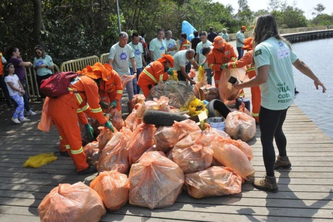  Promovida pela Adasa, a Semana do Lago Limpo é ligada ao Dia Mundial da Limpeza (Worlds Clean Up Day), celebrado em 20 de setembro, e concluiu sua 12ª edição no Deck Sul do lago Paranoá, ontem -  (crédito: Fotos: Minervino Júnior/CB/D.A.Press)