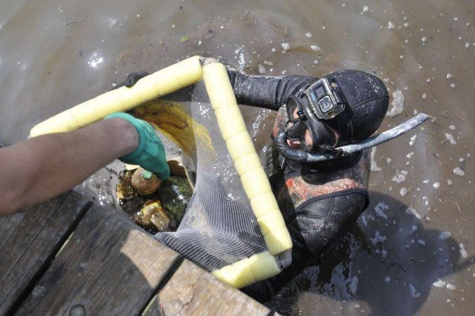  Tarrafas utilizadas em pescas estão entre os itens recolhidos