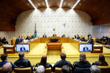 A corte ainda decide a tese, ou seja, um resumo da decisão que vai servir para nortear decisões nos tribunais inferiores. - 