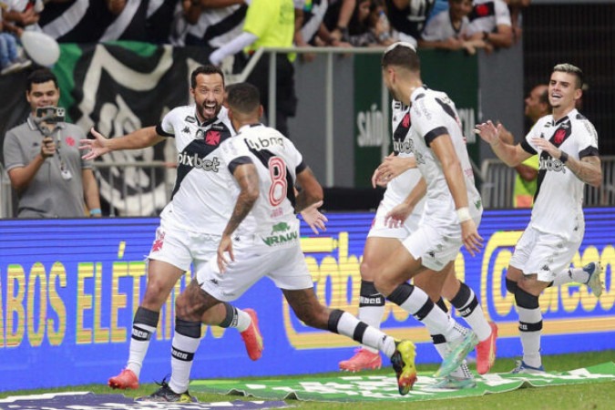 Nenê marca golaço no Mané Garrincha e entra para a história do Vasco -  (crédito:  Daniel RAMALHO/VASCO)