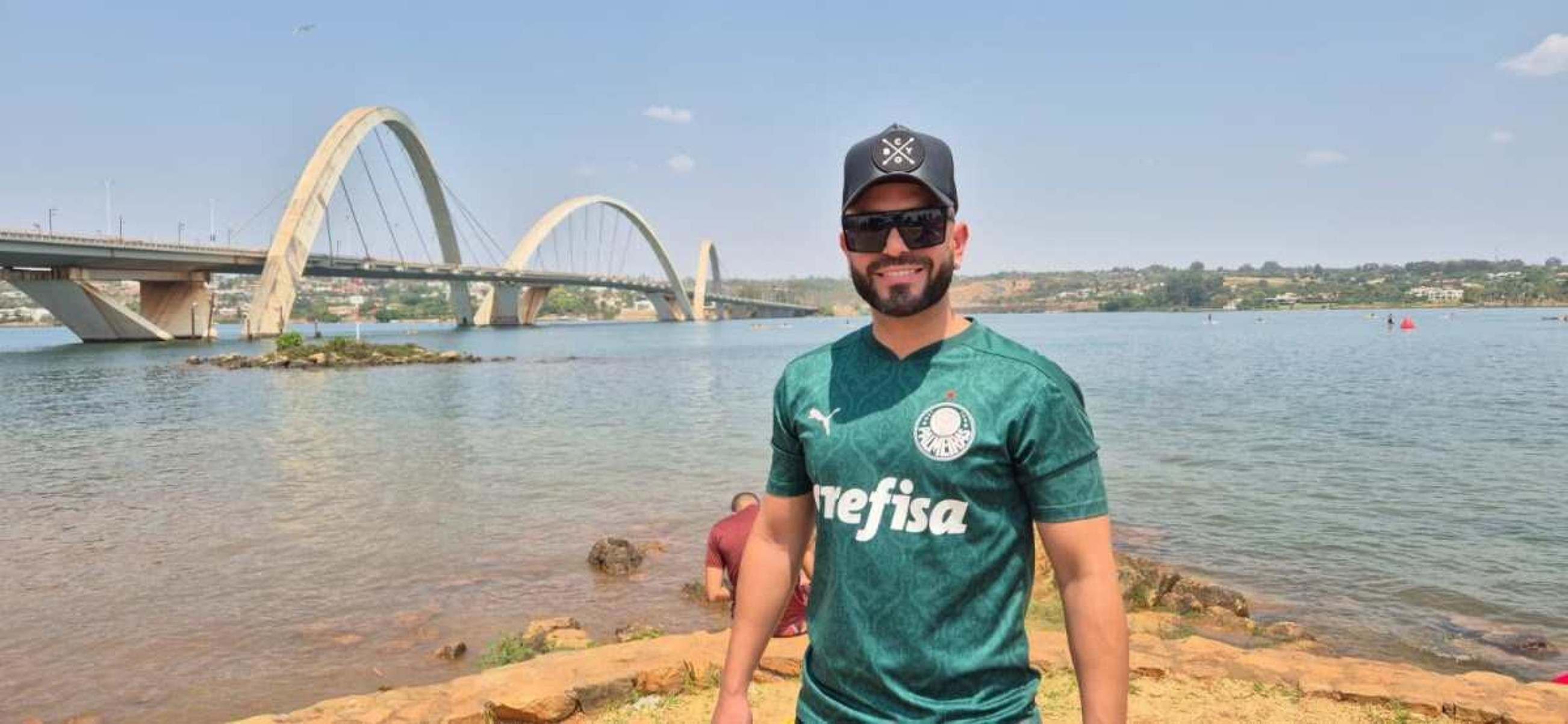 Jhonatan Carlos mora em Goiânia e veio para assistir ao jogo do Palmeiras