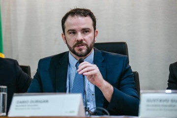 Dario Durigan, secretário-executivo da Fazenda, ontem, na apresentação do relatório de avaliação de receitas e despesas primárias do 4° bimestre -  (crédito:  Washington Costa)