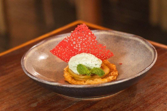  Favas Contadas. Liana Sabo. Menu Primavera do Dudu Bar.