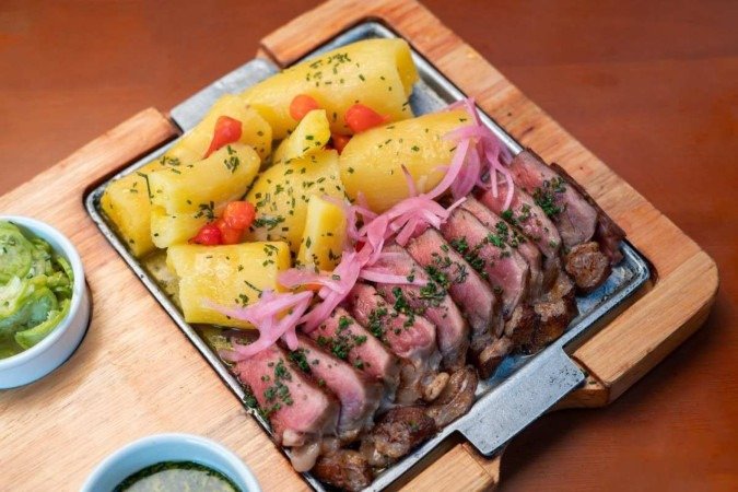  Favas Contadas. Liana Sabo. Prato do bar Zé Torresmo.