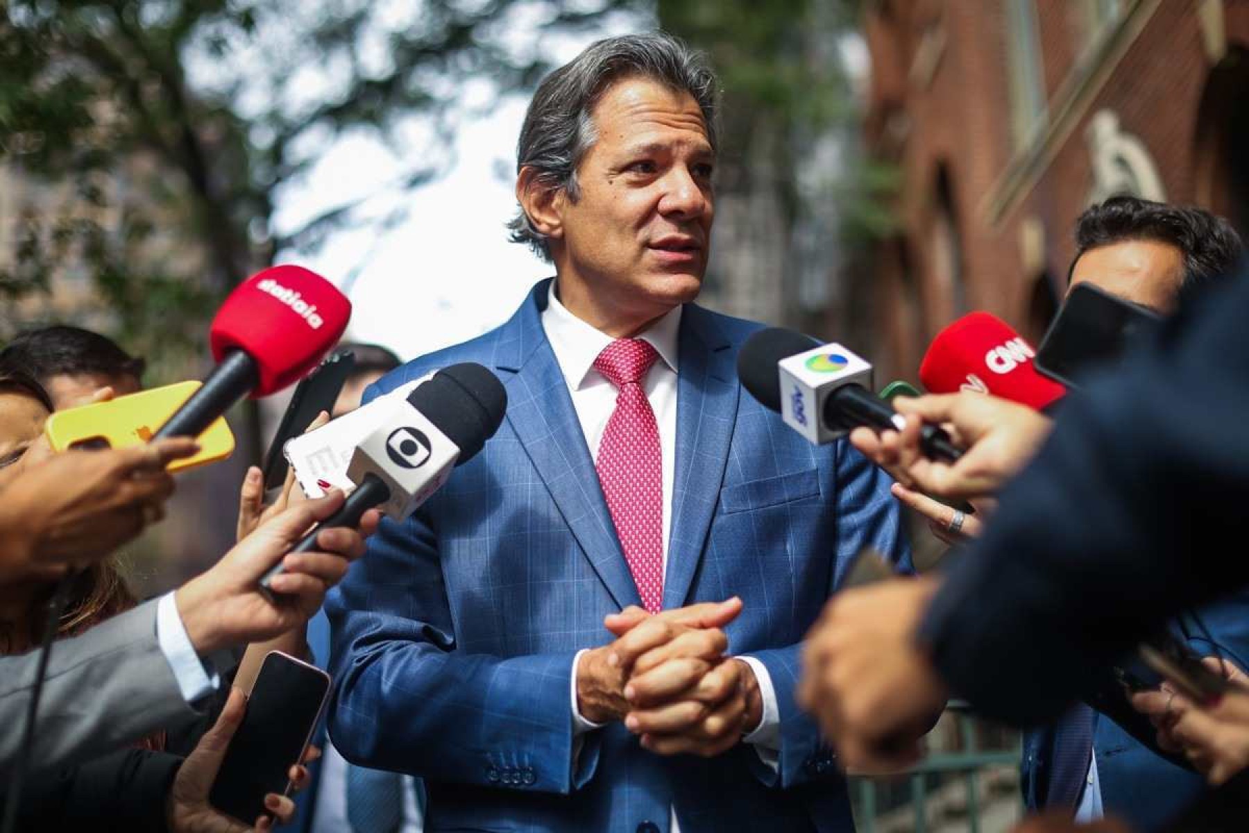 Haddad diz que governo estuda criação de imposto mínimo para super-ricos